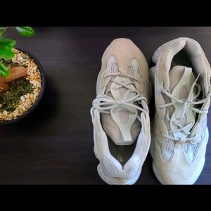 Yeezy 500 Salt SIZE: 11.5